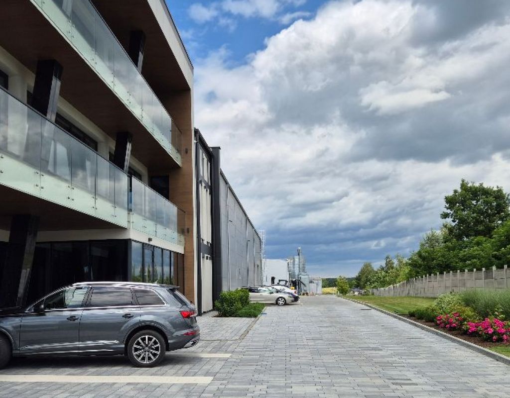 Produktionshalle, Lagerhalle, Bürogebäude – VOSTER